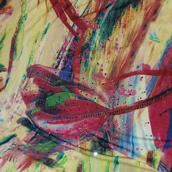 Rhinestone flower / butterfly shirt - Picture 3 of 5